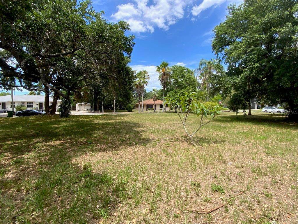 306 6TH Street - Photo 1