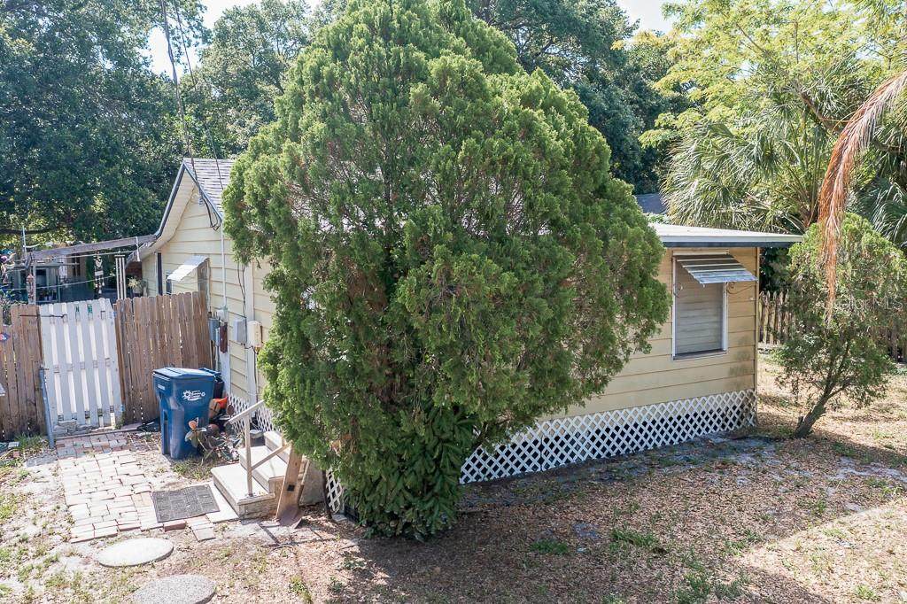 709 38TH Street - Photo 1