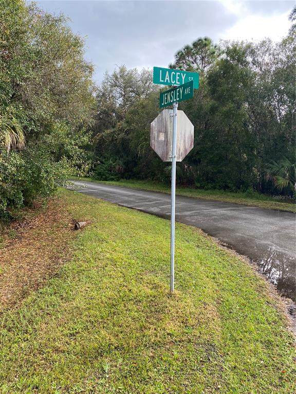 Jensley Avenue - Photo 1