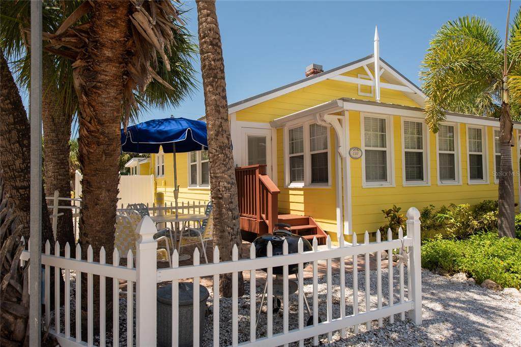 110 Oak Avenue - Photo 1