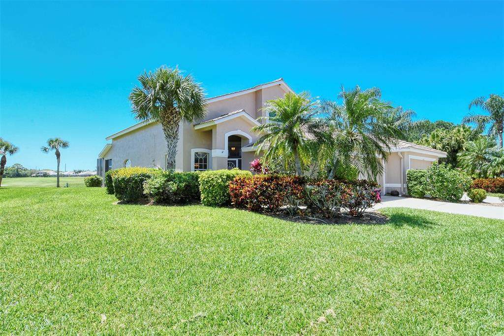 9416 Forest Hills Circle - Photo 1
