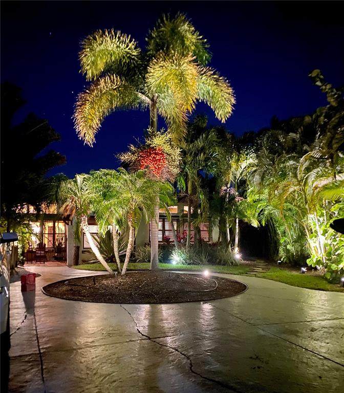 268 Island Circle - Photo 1