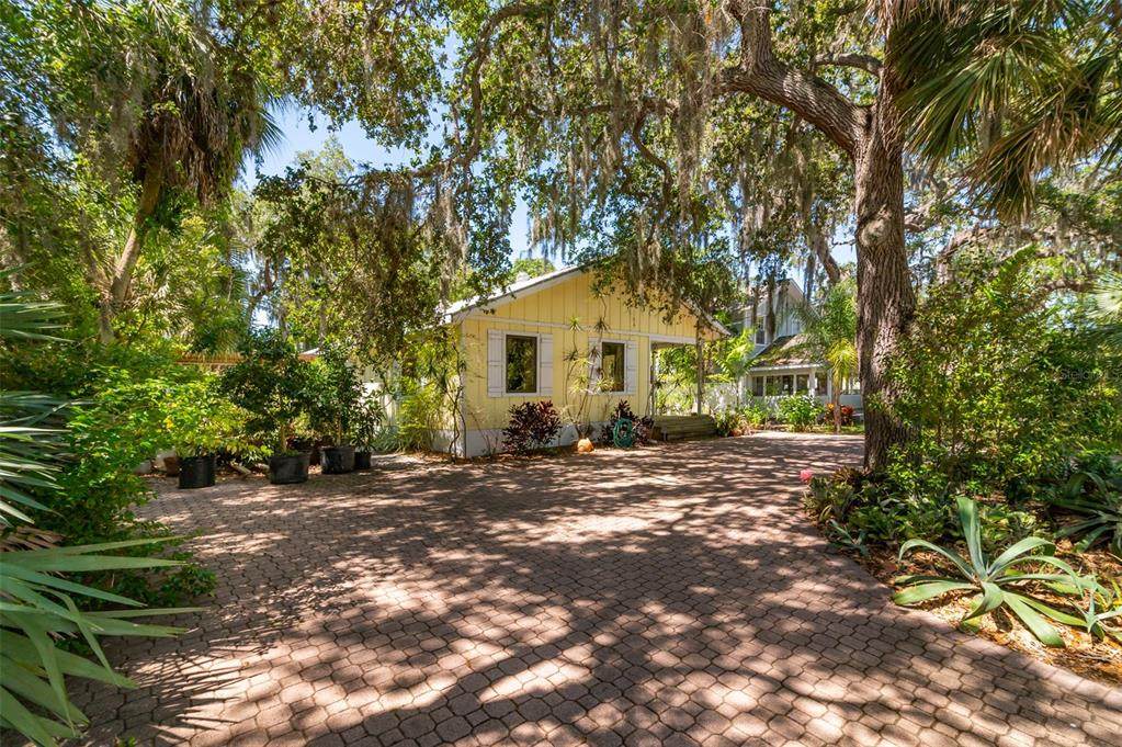 1644 Hillview Street - Photo 1