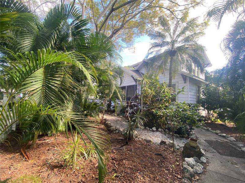 1928 10TH Street - Photo 1
