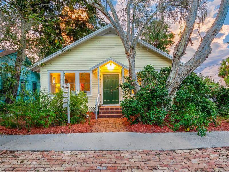 405 Julia Place - Photo 1