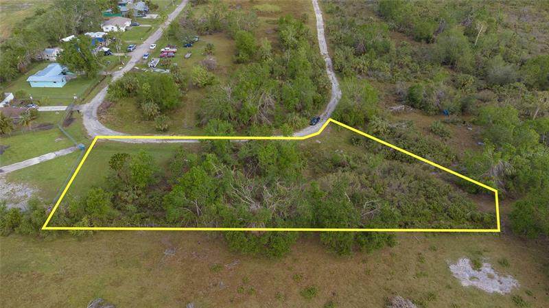 2100 Pinegrove Circle - Photo 1
