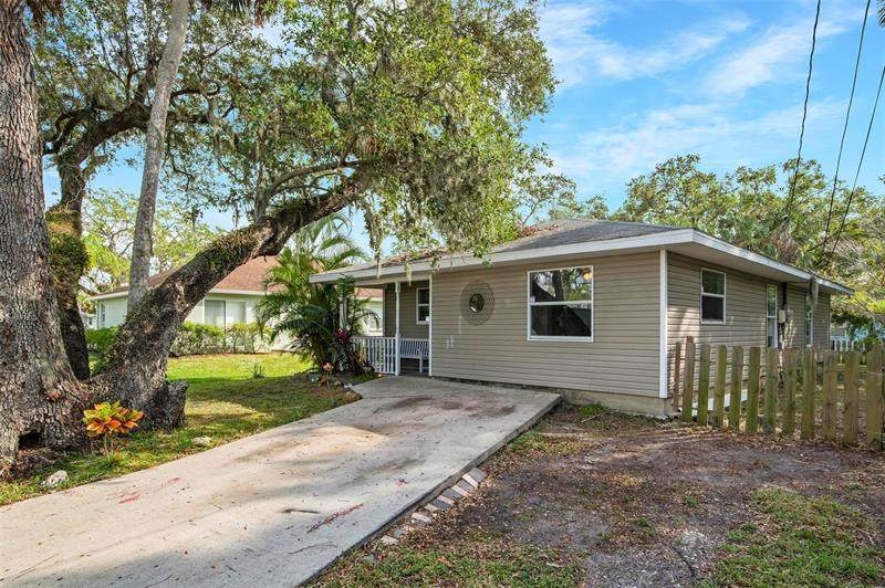 1646 32ND Street - Photo 1