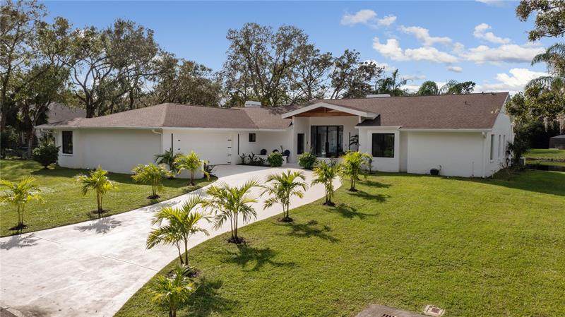 6080 Ravenwood Drive - Photo 1