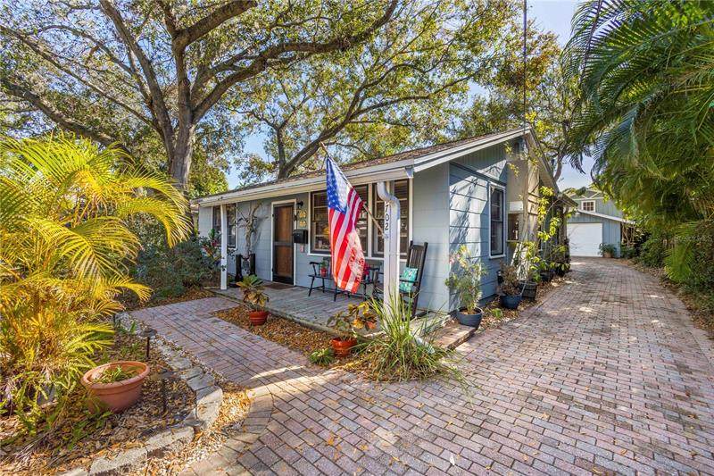 1702 Hillview Street - Photo 1