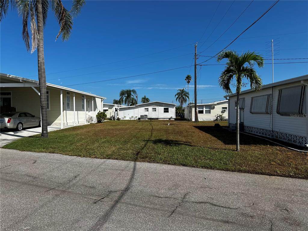 256 Jamaica Drive - Photo 1