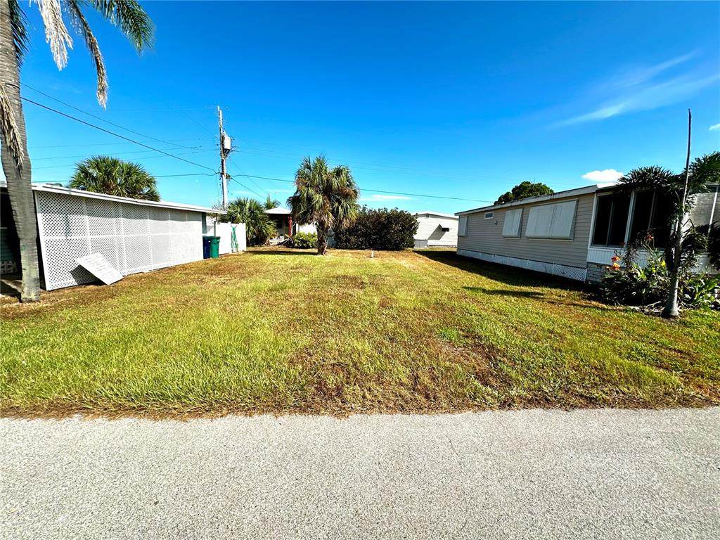 23 Flores Drive - Photo 1