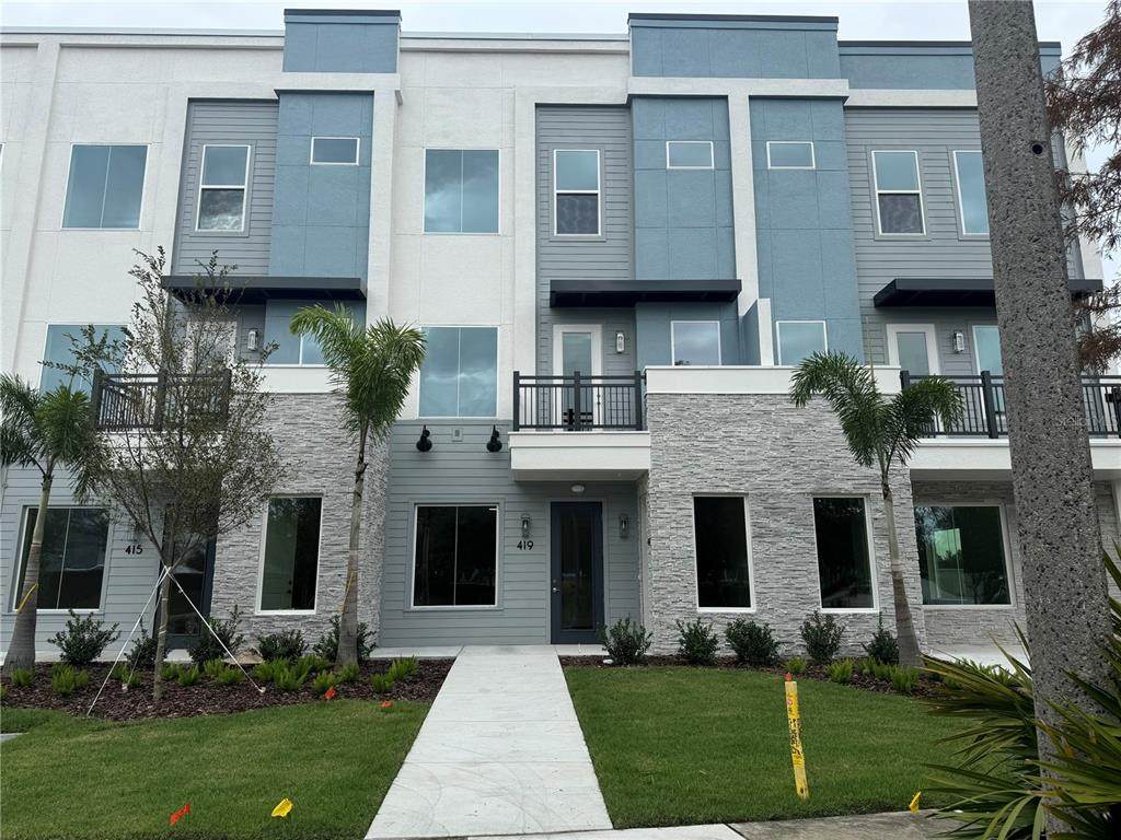 419 Mike Roberto Way - Photo 1