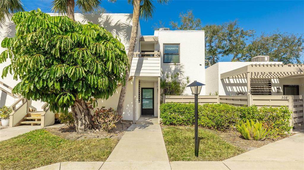 307 Timberlake Drive - Photo 1
