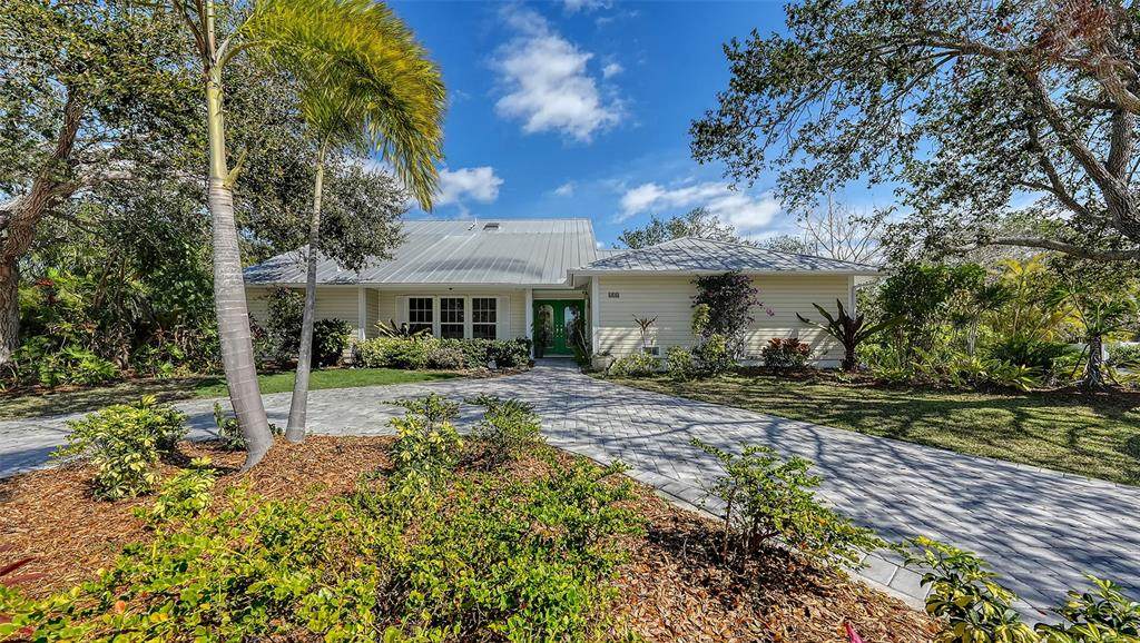 614 Tropical Circle - Photo 1