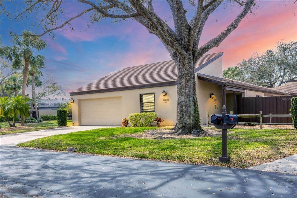 3933 Glen Oaks Manor Drive - Photo 1
