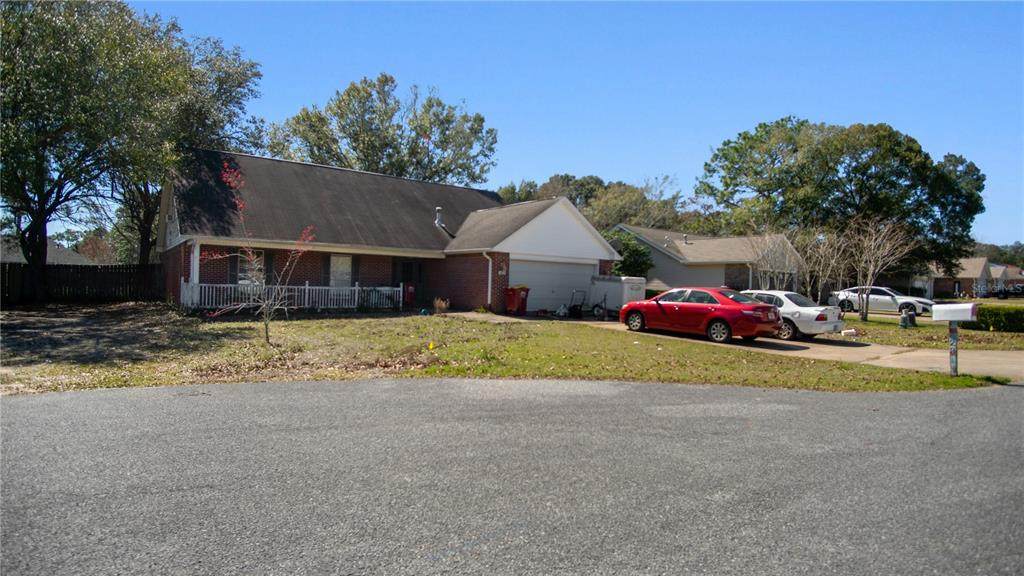 423 Whirlaway Court - Photo 1