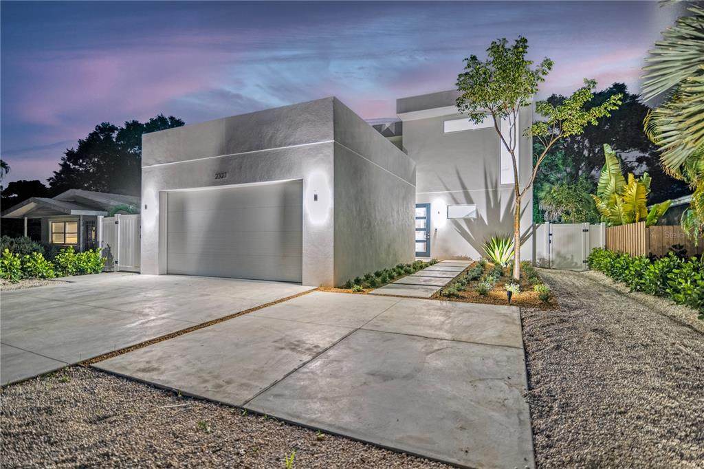 2327 Hillview Street - Photo 1