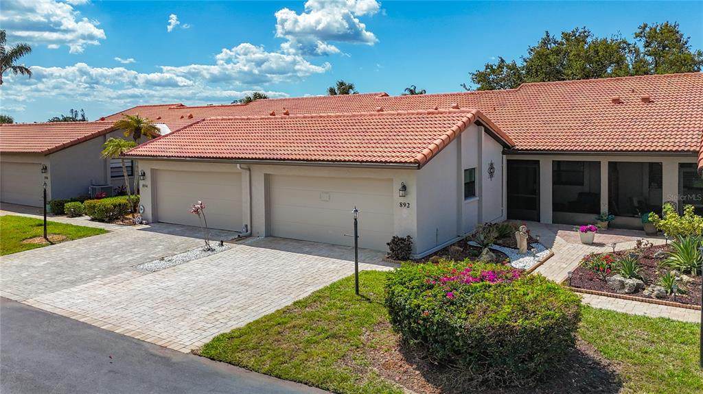 892 Country Club Circle - Photo 1