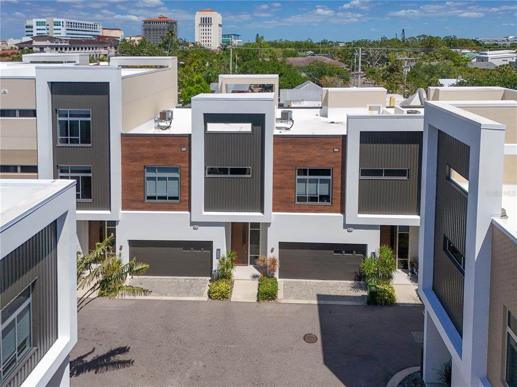 221 Cosmopolitan Court - Photo 1