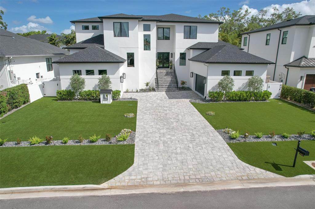 4815 Sunset Boulevard - Photo 1