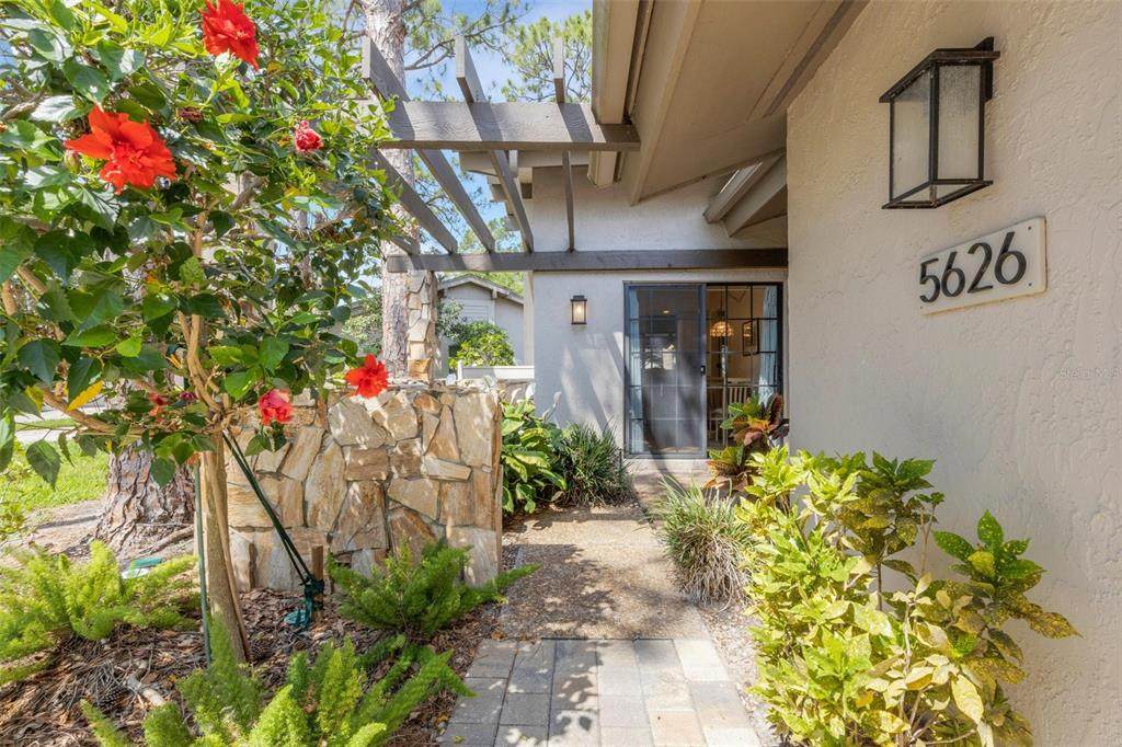5626 Pipers Waite - Photo 1