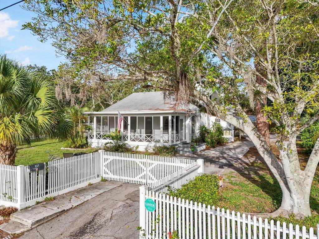 520 27TH Street - Photo 1