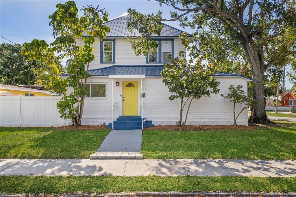 719 22ND Street - Photo 1