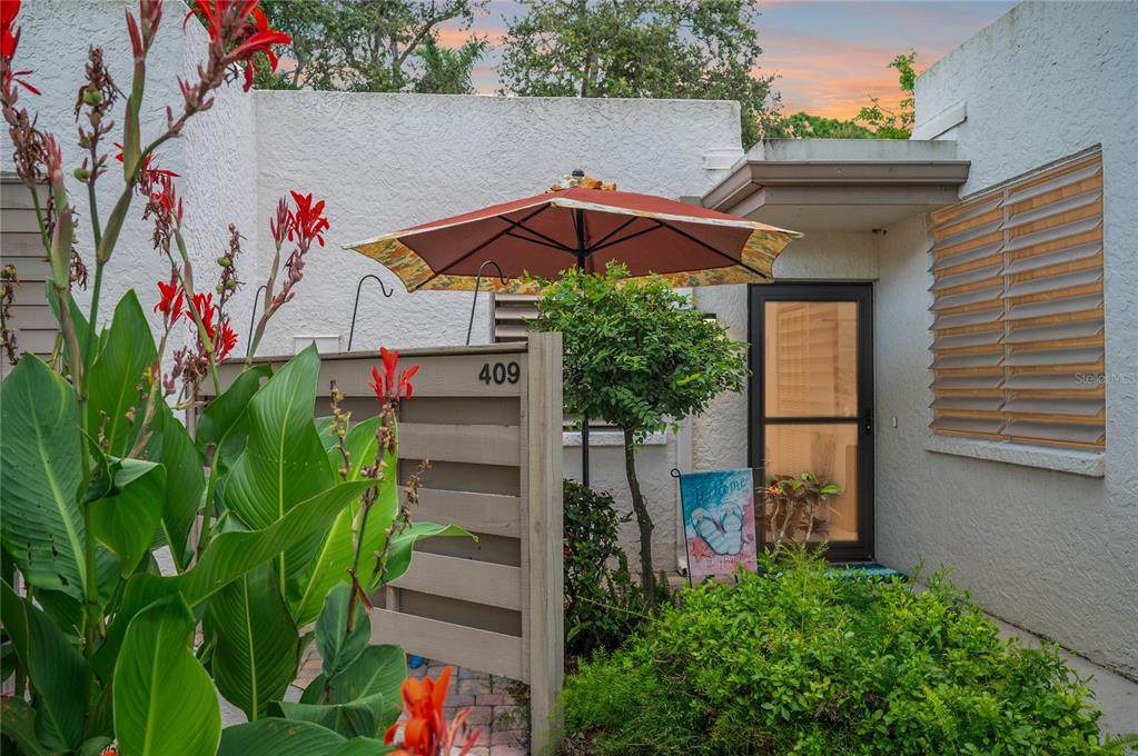 409 Palm Tree Drive - Photo 1
