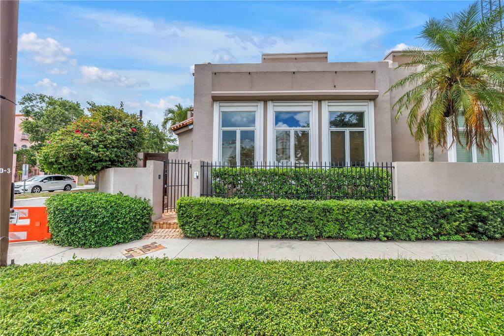 200 Cocoanut Avenue - Photo 1