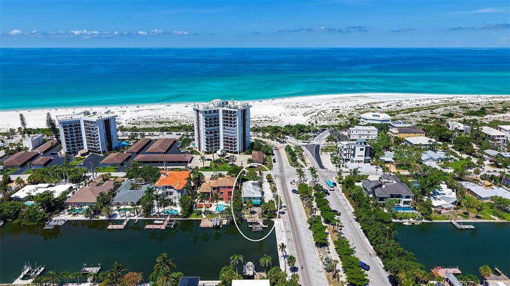 222 John Ringling Boulevard - Photo 1