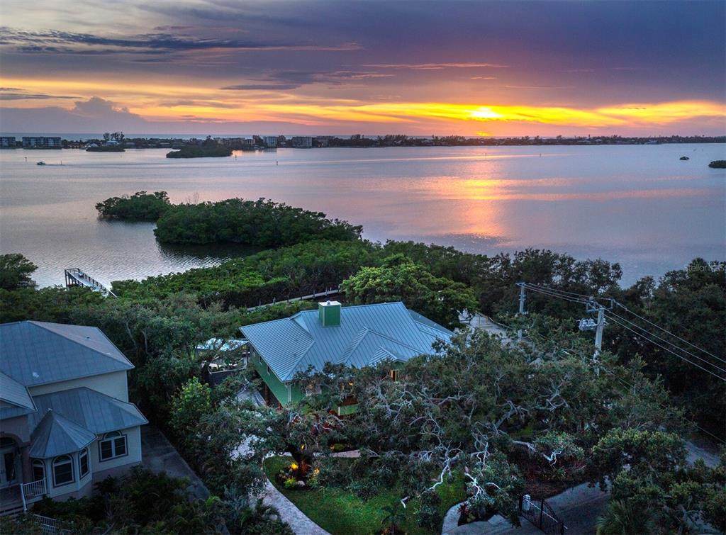 8810 Fishermens Bay Drive - Photo 1