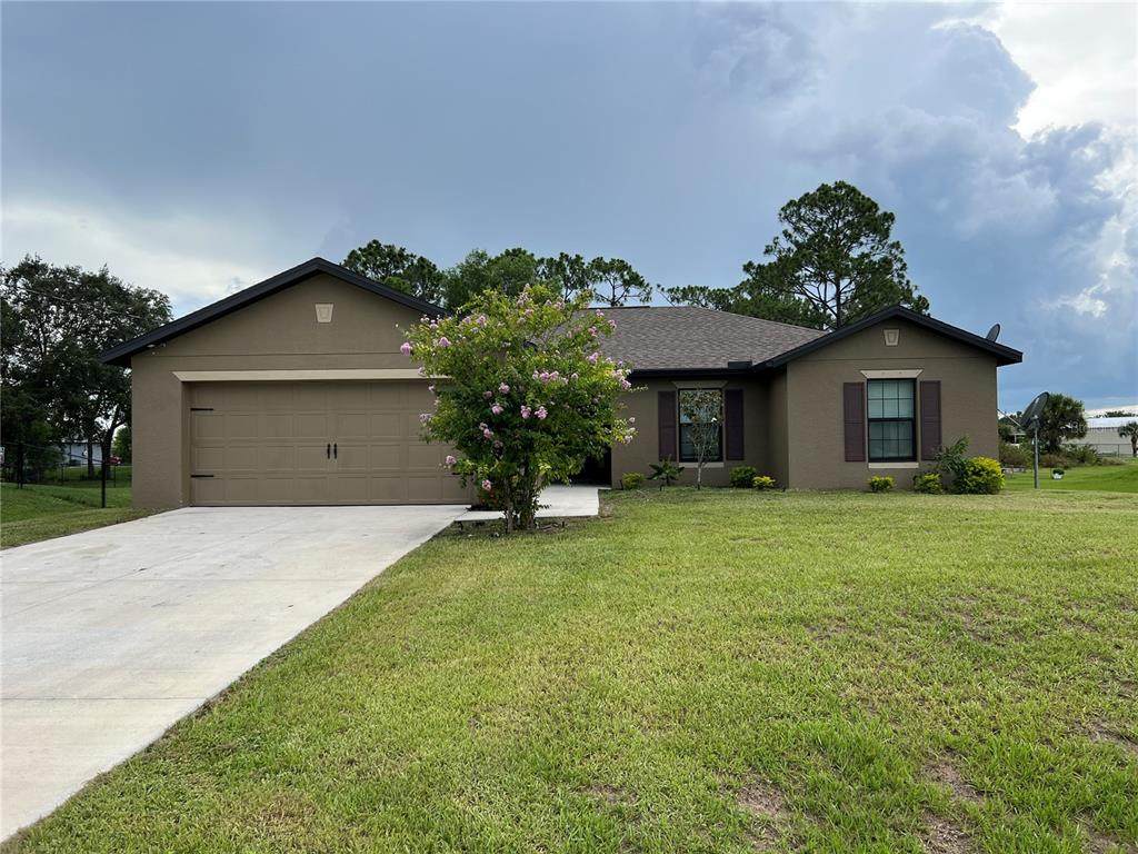 818 La Salle Avenue - Photo 1