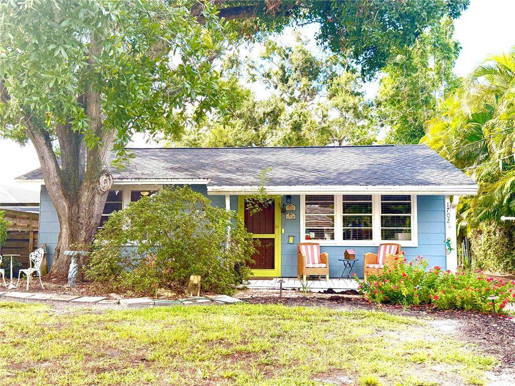 1702 Hillview Street - Photo 1