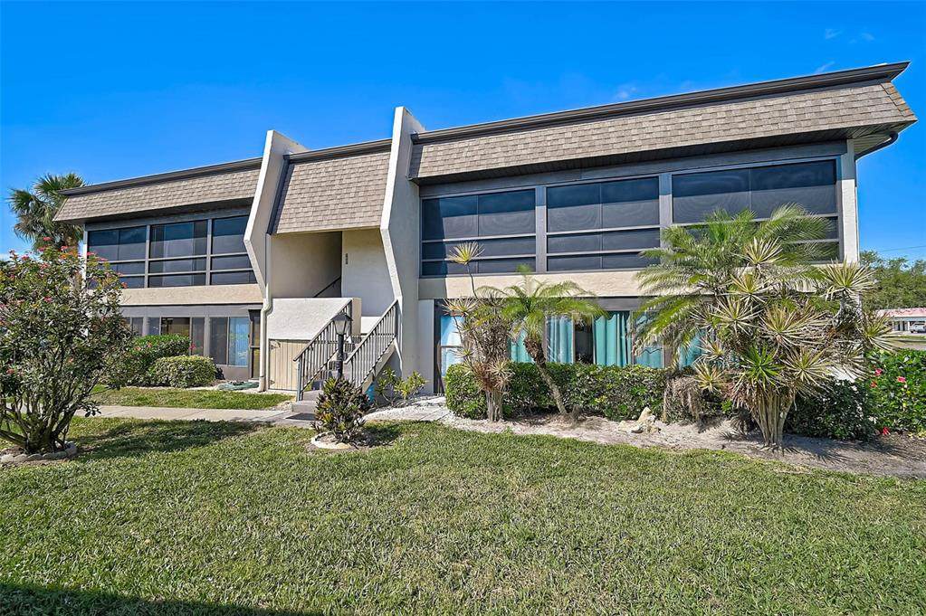 1697 Northampton St - Photo 1