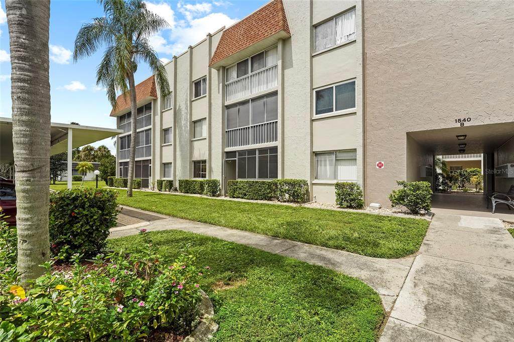 1540 Glen Oaks Drive - Photo 1