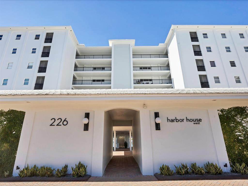 226 Golden Gate Point - Photo 1