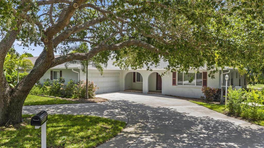 1895 Buccaneer Circle - Photo 1