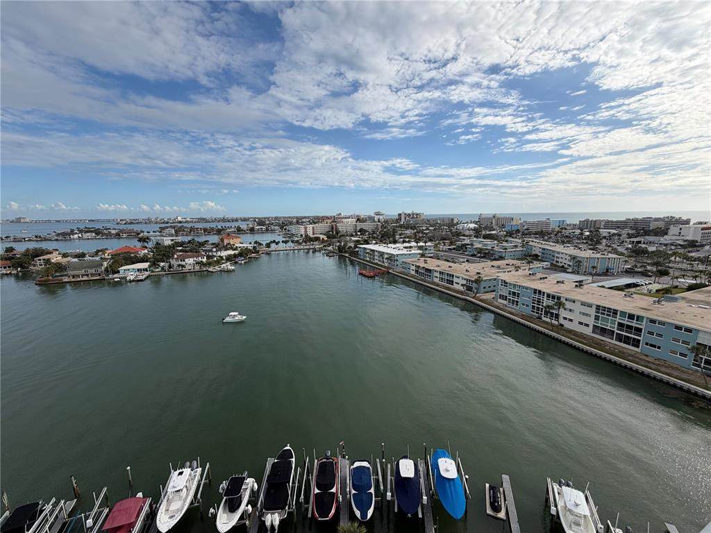 400 64TH Avenue - Photo 1