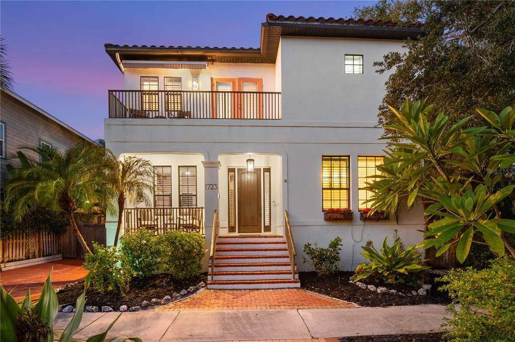 1723 Oak Street - Photo 1