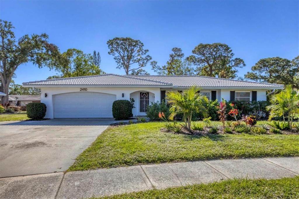 2410 Cass Street - Photo 1