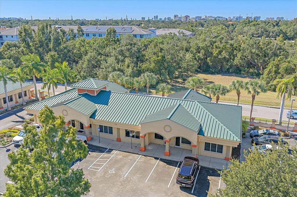 306 Rhodes Avenue - Photo 1