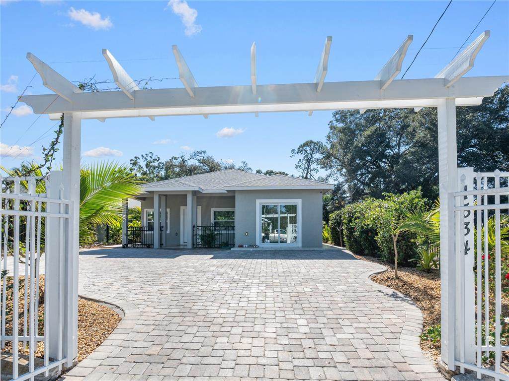 1534 25TH Street - Photo 1