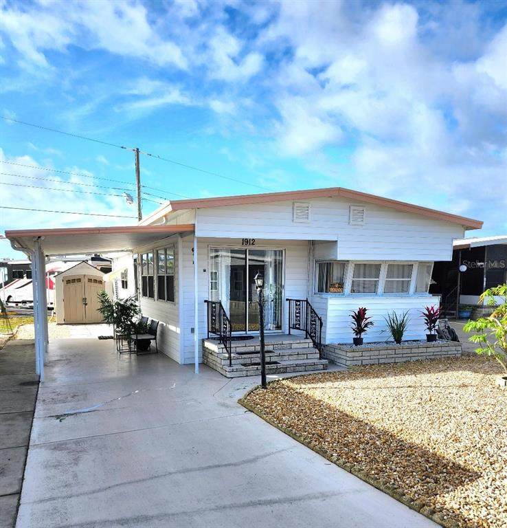 1912 Iowa Avenue - Photo 1