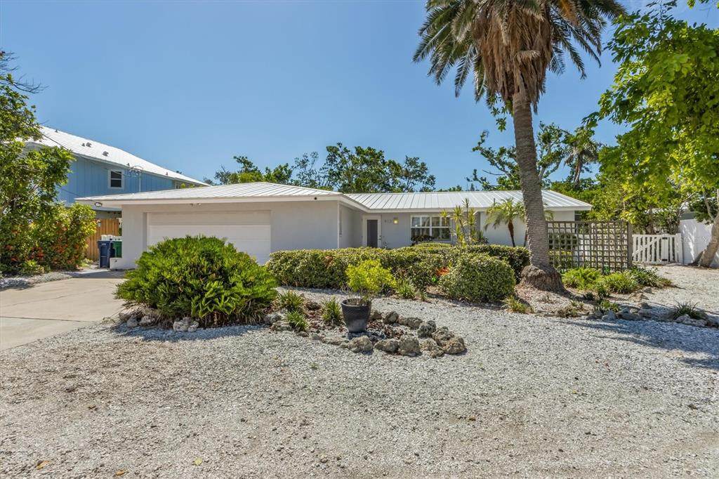 413 Poinsettia Road - Photo 1
