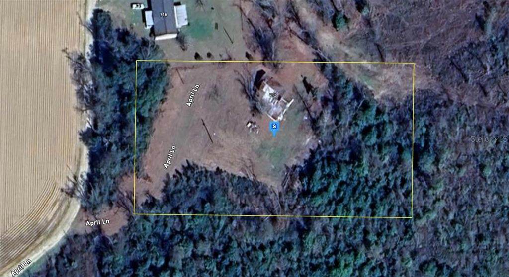 712 April Lane - Photo 1