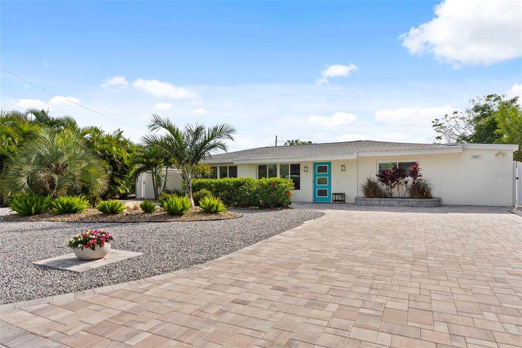 507 Sante Joseph Street - Photo 1