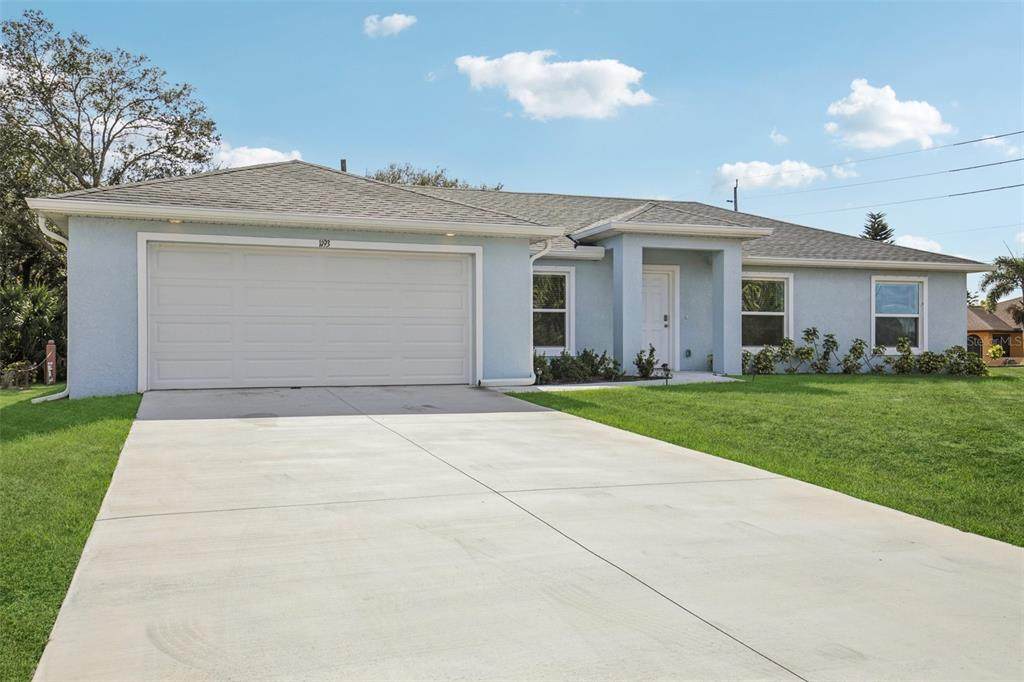 1193 Victoria Avenue - Photo 1