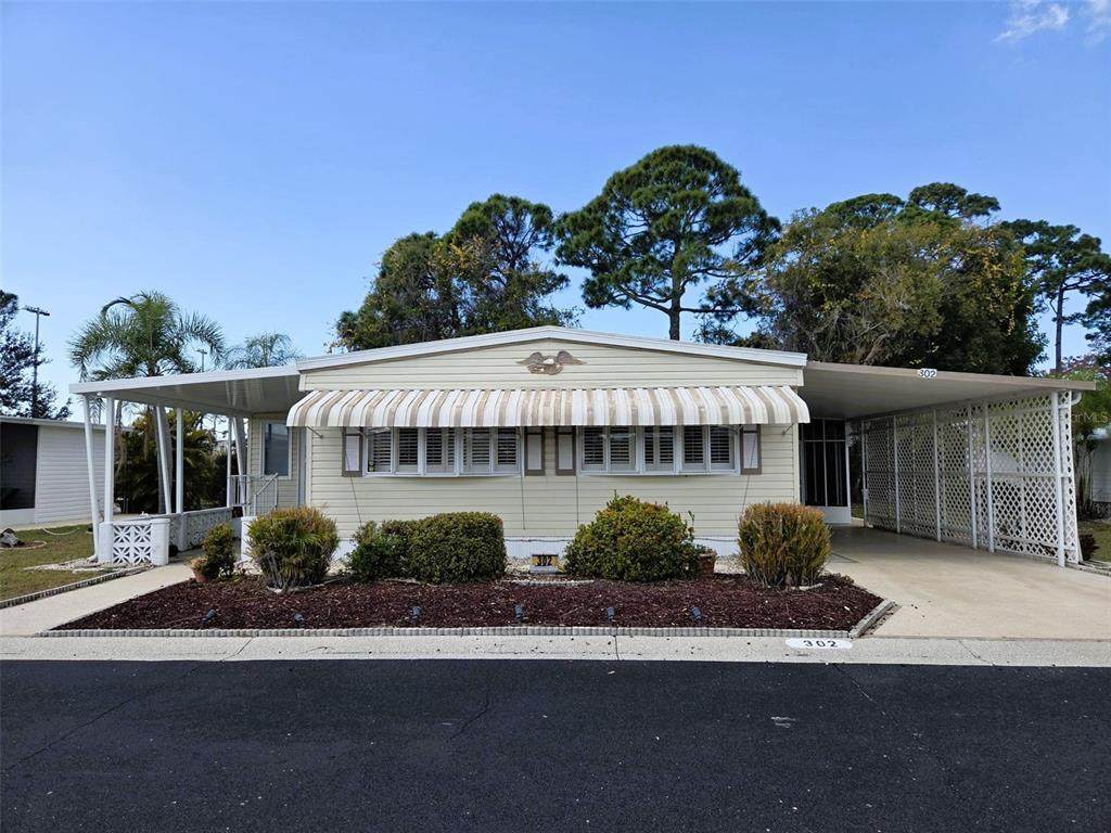 302 Oakwood Boulevard - Photo 1