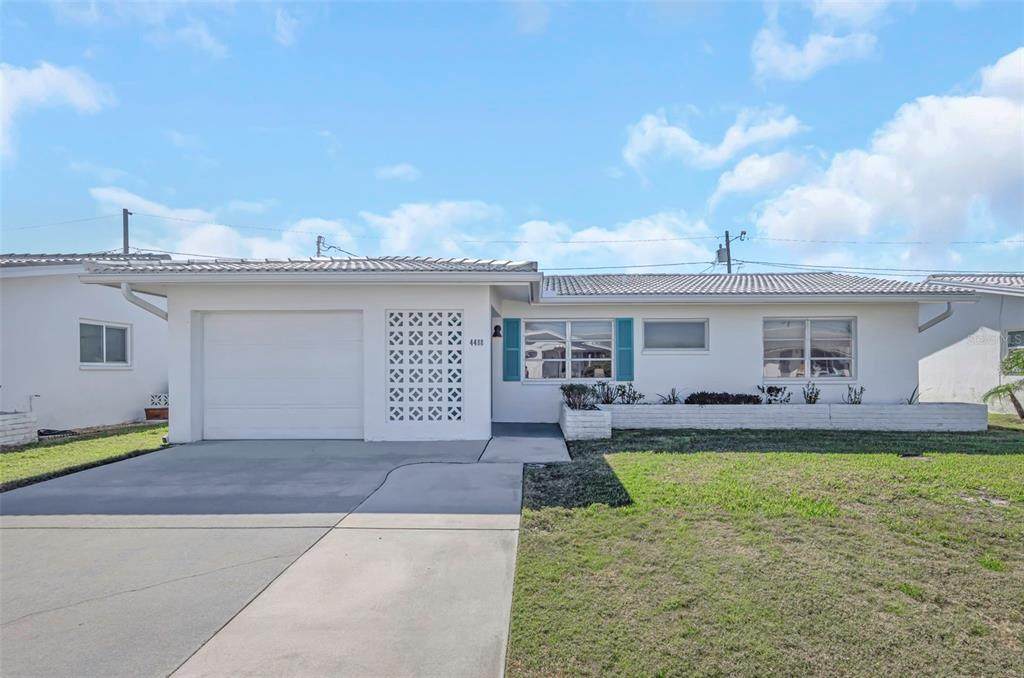 4488 100TH Avenue - Photo 1