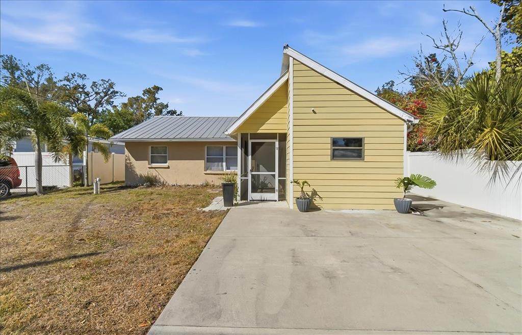 305 Conrad Avenue - Photo 1